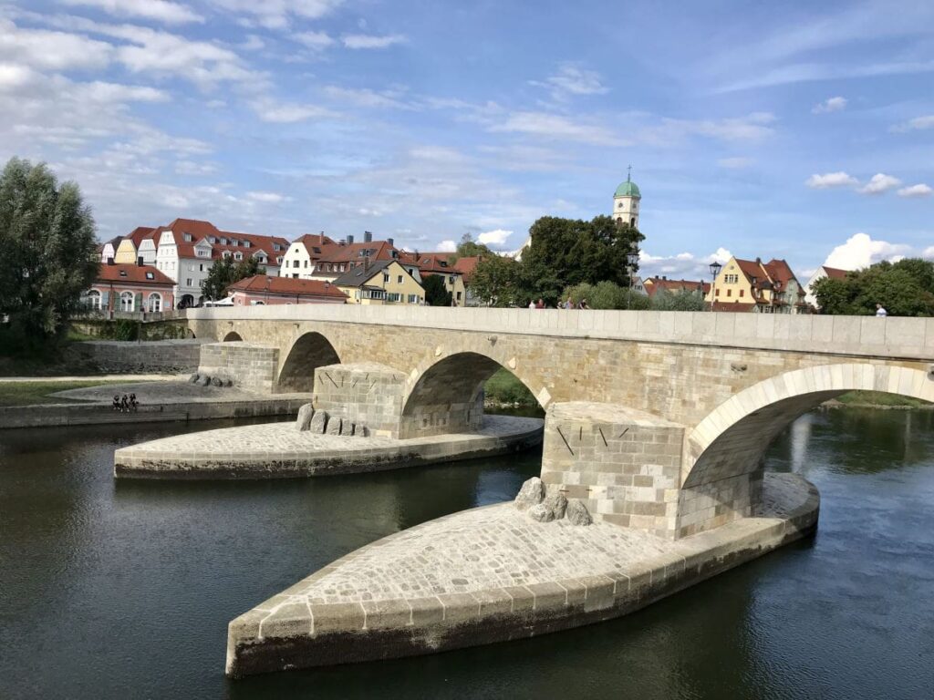 Regensburg Sehenswürdigkeiten - die Steinerne Brücke
