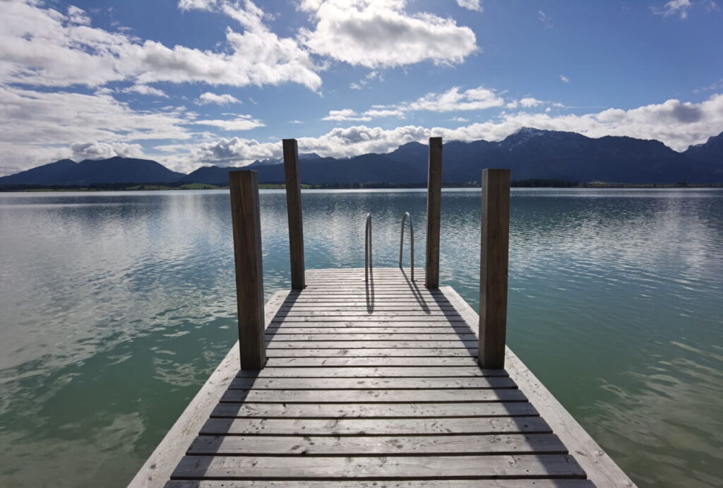 Bayern Sehenswürdigkeiten mit viel Wasser - der Forgggensee